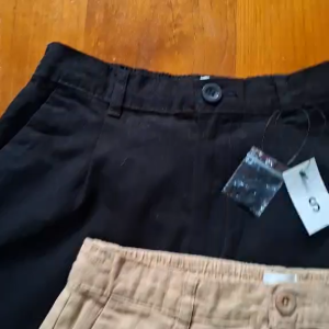 WOMENS COTTON LINEN SHORTS WITH SIDE POCKETS AND BELT LOOPS