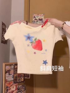 Áo Thun Tay Ngắn in Hình Quả Mâm Xôi Ngọt Ngào Cho Nữ Mùa Hè Thiết Kế Mới Cổ Chéo Hở Vai Dây Đeo Siêu Đẹp