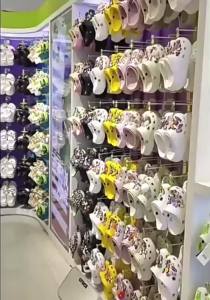 High Quality [ Spot inventory ]  Snoopy Karlochi Childrens Hole Shoes Girl heltty Sandals for Middle and Older Children KT Cat Slippers cross