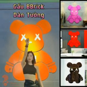 Gấu BearBrick Ngồi Chất Liệu Alu Gương Dán Tường Đầy Đủ Kích ThướcMầu Sắc.Nhận Cắt Kích Thước - Mầu Sắc Theo Yêu Cầu