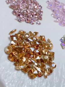 Diamond nail accessories (一包10个) 网红银色美甲钻歪桃心长方尖底玻璃钻奢华大钻浅粉色超闪水钻饰品