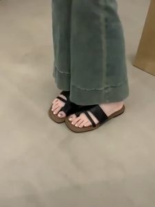 Dép Nữ Xỏ Ngón Đế Thấp Chất Liệu Nhựa PVC Mềm Êm Chân Dép Lê Đế Bệt Phối Quai Ngang Kiểu Mới Đế Chống Trượt Thời Trang