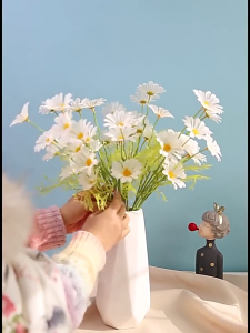 1pcs Simulation of Small Daisies Fake Flower Simulation of Living Room Decoration Table