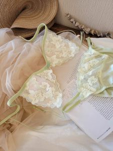 เสื้อชั้นในลูกไม้ปักเอวสูงแบบบางเฉียบสำหรับผู้หญิง เซ็ตสองชิ้น ไร้โครง เซ็กซี่ ดีไซน์หลังสวย เสื้อชั้นในแบบสวมคัพ 3/4 ฤดูร้อน