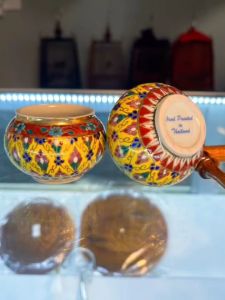 แก้วเบญจรงค์ คู่เล็ก แก้วHand Pain in Thailand สำหรับใส่กรงหัวจุก11-13ซี่