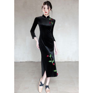 Retro Elegant Women Black Cheongsam Velvet Design