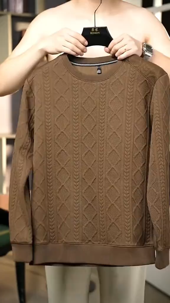 Mens long-sleeved sweater new style knitted sweater perfect for fall and winter wear solid color basic garment long-sleeved top round-neck design stylish knitted sweater
