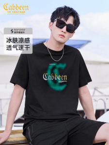 เสื้อยืดแขนสั้นผู้ชาย Cabbeen ทรงหลวมพิมพ์ลายฤดูร้อน คอกลม เสื้อยืดคอกลมแขนสั้นผ้าฝ้ายระบายอากาศได้ดี สวมใส่สบาย