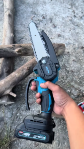 Tiger Claw Tool Cordless Chainsaw 6 Inch Branch Saw Wood Pruning Cutter Gergaji Elektrik Logging Saw Lithium Chainsaw Mini Chainsaw Branch Saw Pruning Saw Cutting Machine Brushless Chainsaw for Metal and Wood Cutting 10 Years Warranty