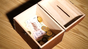 QrhYK 1 Set Vintage Treasure Storage Box Wooden Treasure Chest With Lock Piggy Bank Organizer Saving Box Case For Home Decoration