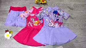 Đồ bơi bé gái 1 mảnh áo ngắn tay họa tiết nhiều màu đáng yêu quần đùi váy chất liệu thun lạnh BINSPORTS BB025