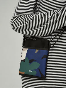 FREEIN Geometric Color Block Print Crossbody Bag Street Trendy Mini Envelope Bag for Men and Women