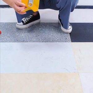 【READY STOCK 】5M ANTI-SLIP tape roll for stairs - anti-slip floor stickers 防滑磨砂胶带