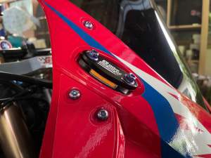 ปิดกระจก CBR650R CBR650F CBR500R มีไฟเลี้ยวในตัว