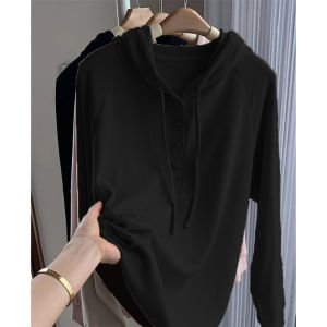 เสื้อสเวตเตอร์คอกลมแขนยาวทรงหลวมสไตล์ลำลองสำหรับผู้หญิง ฤดูใบไม้ร่วง 2025 เสื้อคลุมกันหนาวแบบมีฮู้ดสีพื้น ดีไซน์กระดุม แฟชั่นใหม่