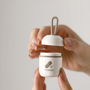 กล่องเก็บยาแบบแยกชั้น 2 ช่อง ป้องกันความชื้น ป้องกันแสง ดีไซน์มีด้ามจับ ป้องกันฝุ่น กล่องเก็บยาเม็ด กล่องเก็บยาแคปซูล