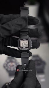Jam Tangan Wanita Casio General LA-20WH-1A Retro Digital Dial Black Resin Band