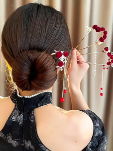 新中式红色玫瑰U型流苏发簪 Elegant Chinese-Style U-Shaped Hairpin with Red Rose and Tassel 女高级感盘发神器马面裙簪子配饰头饰