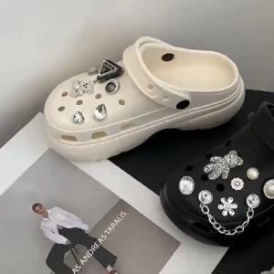 UoMeAi  Sandal Wanita Baim Clog Premium Tebalringan Nyaman Kodok Empuk Anti Slip Sandal Clog Wanita Kekinian