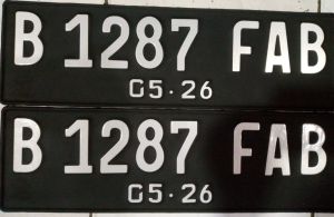 PLAT NOMOR MOBIL HURUF TIMBUL SUDAH ADA LOGO