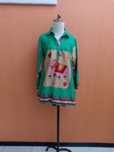 atasan kemeja wanita hijau motif gajah L XL blouse berkerah lengan panjang kerja kuliah tunik
