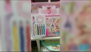 Vở Tô Màu Công Chúa Kèm Bộ Bút Màu Và Phụ Kiện Vòng Tay DIY