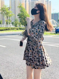 ชุดเดรสผ้าชีฟองแฟชั่นฤดูร้อน ชุดสองชิ้น ทรงสลิมฟิต เอวสูง แขนสั้น กระโปรงทรงเอ ชุดลำลอง เอวสูง ชุดทำงาน