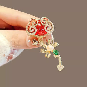 Elegant Pearl Brooch Pin for Women High-End Fashion Accessory Lapel Pin Western Wear Design Sensation Luxury Minimalist