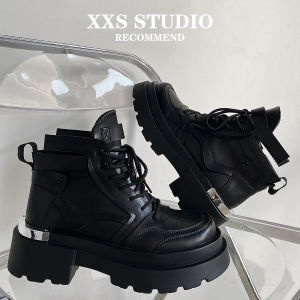 หล่อเท่รองเท้าบูทหนังเพิ่มความสูง7ซม. รองเท้าบูทมาร์ตินพื้นหนาดูแพงแบบใหม่สไตล์เกาหลีรองเท้าบูทสั้นหัวใหญ่ที่นิยมในโลกออนไลน์สำหรับผู้ชาย