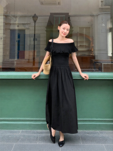 XXNING | Đầm Dài Cao Waist Off-Shoulder Nếp Ly Pháp Đính Miếng Thu