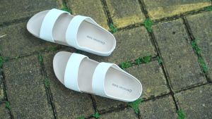 Christian Bale JULIE Sandal Slop Wanita Kekinian Sendal Kasual Cewek Sandal Flat Ban Dua Terbaru