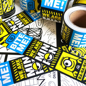 เทปติดสติกเกอร์ PVC กันน้ำรูปตัวการ์ตูนสีเหลืองน่ารัก แถบยาว สำหรับกระเป๋าเดินทาง เทปเตือนอันตราย สไตล์ยุโรป