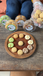 Bánh Hạnh Nhân HAQ FOOD Hộp Tròn 130g - Đồ Ăn Vặt Giòn Tan Thơm Bùi Ít Ngọt Biếu Tặng