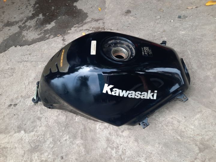 tangki bengsin bahan bakar kawasaki ninja 250 karbu original