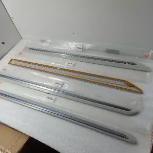 Nẹp sườn cánh cửa Innova 2006 - 2011 2012 - 2015. Ốp sườn xe Innova hàng cao cấp. Sản phẩm là nhựa mộc chưa sơn về khách sơn theo màu xe.