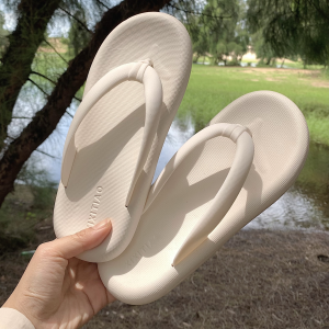 Womens Thin Flip-Flops Summer Fashion Outwear Internet Celebrity Non Slip Soft Bottom Bath Flat Bottom Flip-Flops Slippers Beach Shoes