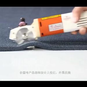 เตรียมจัดส่ง รับประกัน 10 ปี เครื่องตัดผ้า เเบบมินิ พกพา มีดกลม 66mm ไฟฟ้า (220V)