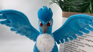 Gấu bông pokemon chim băng huyền thoại Articuno (freezer) (30cm) hàng chính hãng pokemon nguyên tem nguyên tag xịn
