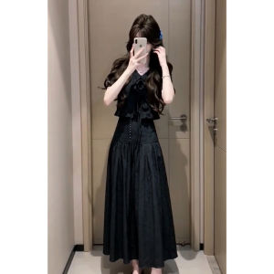 LIRUSHAN | Đầm Midi Tay Ngắn Đen Elegance