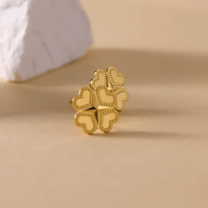 Chow Sang Sang 周生生 999 24K Solid Gold Essence  Four Leaf Clover Heart Shaped Stud Earrings 95216E