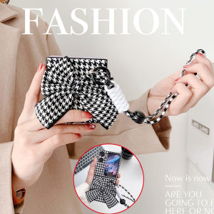 คล้องปรับ Oppo Find N2 ที่ใช้เครื่องมือเคสสายรัดข้อมือเคสลาย Houndstooth Camellia แบบเกาหลีพร้อมที่สายรัดและรักษาความสวยงาม
