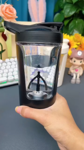 Automatic Stirring Coffee Cup Japanese Style 450ml Cawan Kopi Modern With Handle Rechargeable Coffee Mug Water Cup 咖啡杯