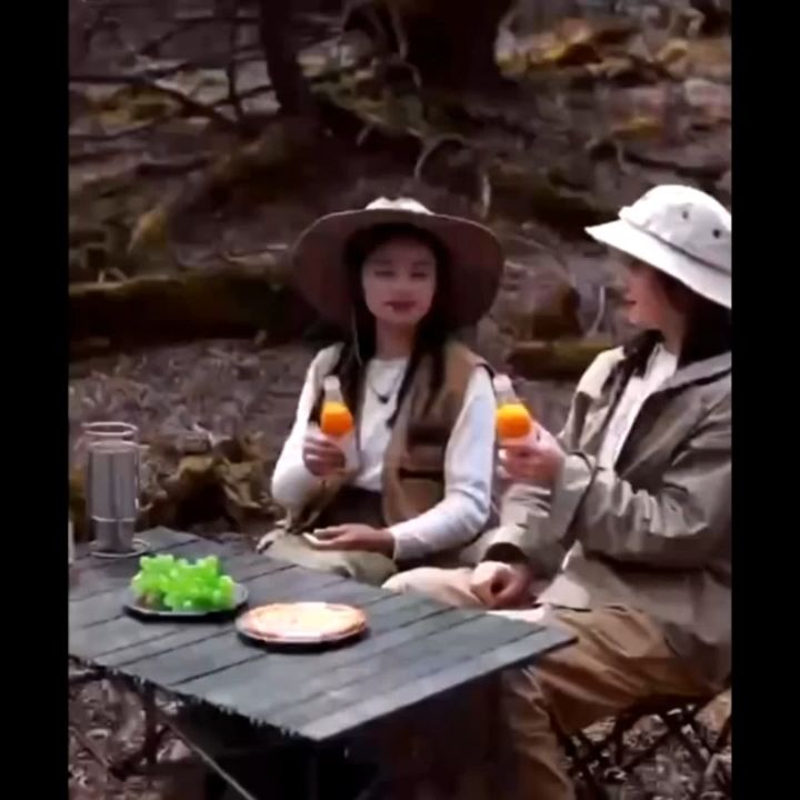 Outdoor folding tables and chairs, portable ultralight aluminum lift