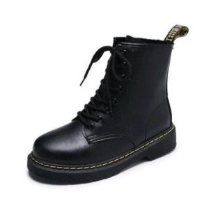 sepatu dokmart boots pria dan wanita full black sepatu dr. martens tinggi 8 hole full black