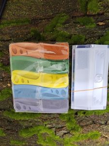 Souvenir Doorgirft VIP Comb Plastic /100 Pcs Per Box Mica Souvenir Mini Comb Plastic /Wedding Gift Souvenir Doorgirft /DIY Decoration Doorgirft /Wedding Gift /Birthday Doorgirft /Full Moon Party Gift.