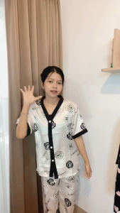 Set dua potong pakaian rumah sutra tipis sutra es lengan panjang