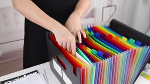 Folder File Dokumen Ukuran A4 dengan 12 Sekat | Peralatan Tulis Kantor | Organizer File A4 | Tas dokumen akordeon