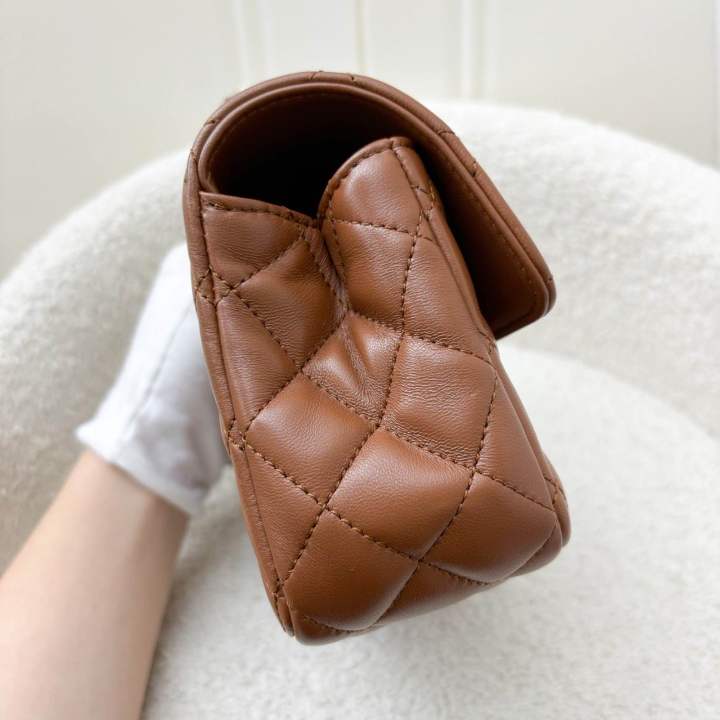 (Brand%20new)%20Chanel%2023A%20Mini%20Rectangle%20Flap%20with%20Crystals%20Top%20Handle%20in%20Cognac%20Brown%20Lambskin%20and%20LGHW%20-%20Image%203