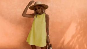 Womens Summer Casual Sleeveless Dress Crinkle Textured Crew Neck Loose Tank Dress Solid Color Basic Vacation Style Dress. Uni