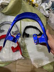 Cảng gắn xe sirus kiểu spark ( đủ màu )